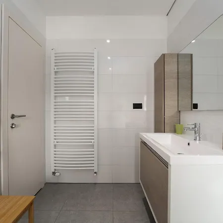 Villa Anni For 10 People In With Heated Pool, Sea View & Kids And Playground *