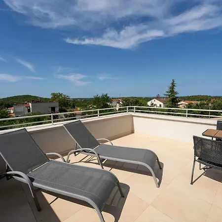 Anni For 10 People In With Heated Pool, Sea View & Kids And Playground Vila Porec