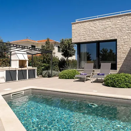 Anni For 10 People In With Heated Pool, Sea View & Kids And Playground Πόρετς