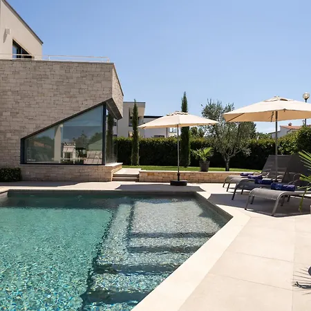 Anni For 10 People In With Heated Pool, Sea View & Kids And Playground Βίλα Πόρετς