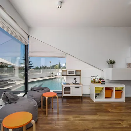 Anni For 10 People In With Heated Pool, Sea View & Kids And Playground Porec
