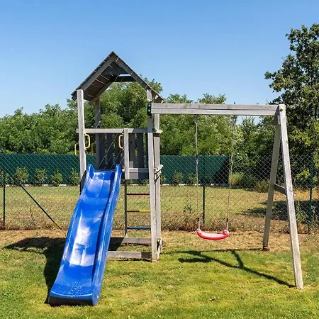 Anni For 10 People In With Heated Pool, Sea View & Kids And Playground * Porec