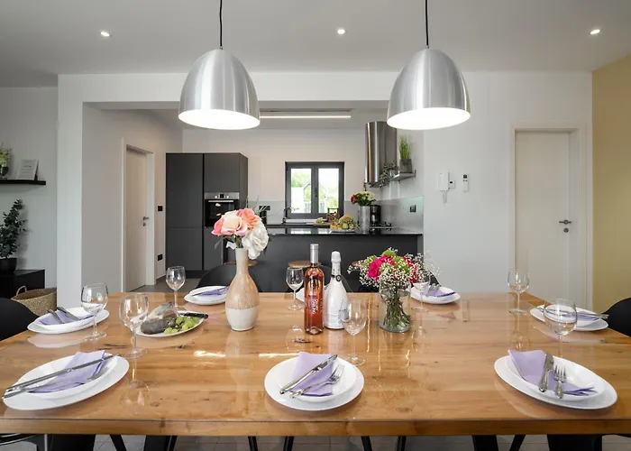 Вилла Anni For 10 People In With Heated Pool, Sea View & Kids And Playground *
