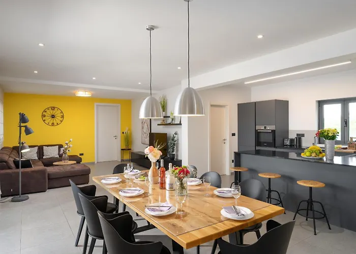 Anni For 10 People In With Heated Pool, Sea View & Kids And Playground *