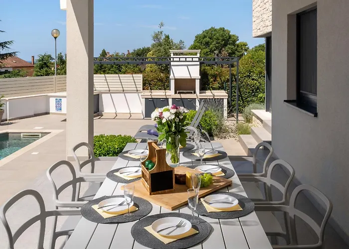 Anni For 10 People In With Heated Pool, Sea View & Kids And Playground Вилла