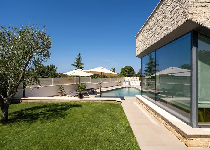 Anni For 10 People In With Heated Pool, Sea View & Kids And Playground