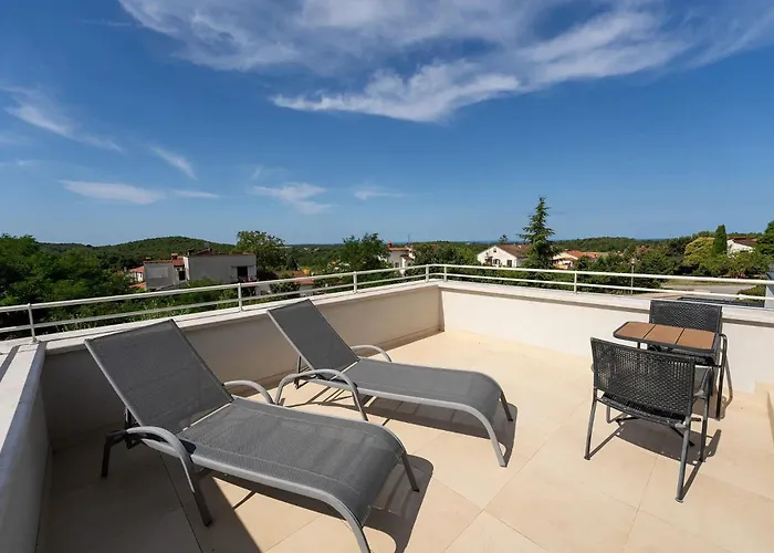 Anni For 10 People In With Heated Pool, Sea View & Kids And Playground Вилла Пореч