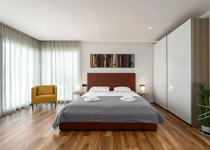 Anni For 10 People In With Heated Pool, Sea View & Kids And Playground