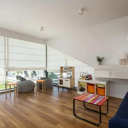 Anni For 10 People In With Heated Pool, Sea View & Kids And Playground 别墅 *