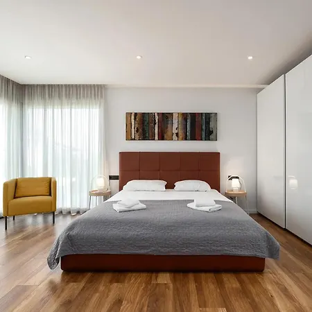 Anni For 10 People In With Heated Pool, Sea View & Kids And Playground